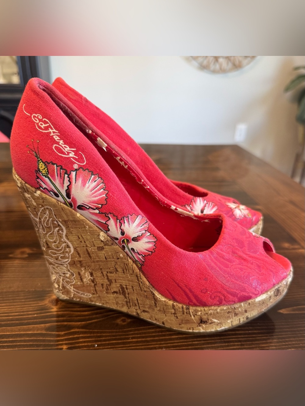 Ed Hardy Vintage Y2K Hot Pink Peep Toe Floral Cork Wedge Sandals Size 7